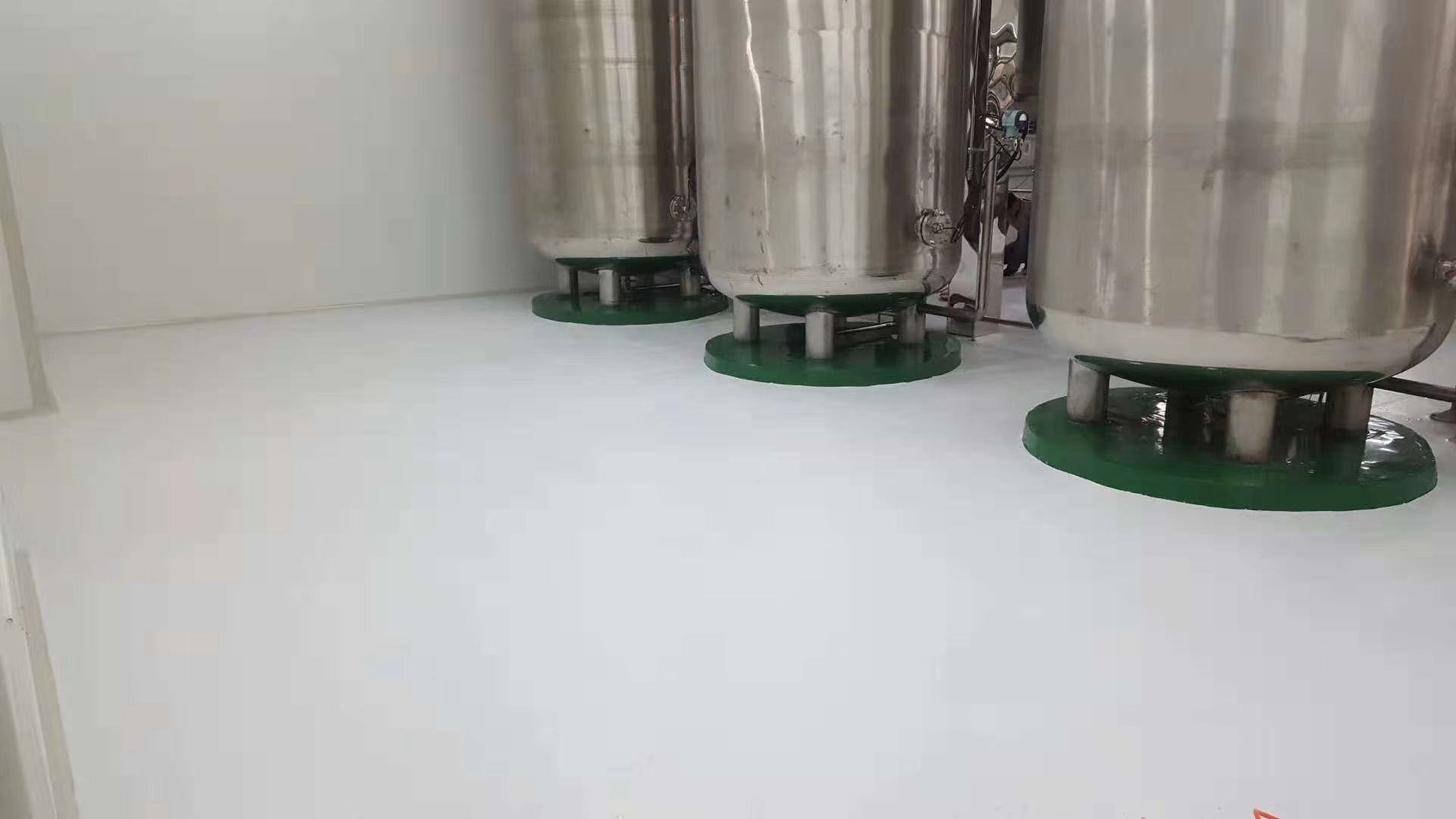 制藥廠為什么會(huì)使用大巨龍pvc地板？
